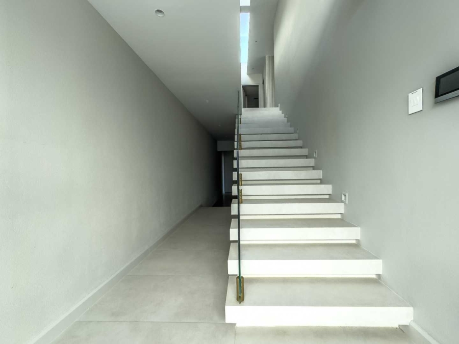 3 Bedroom Property for Sale in Fresnaye Western Cape